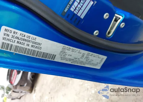 2024 Jeep Compass Latitude 4X4 from USA, damaged, VIN 3C4NJDBN9RT606397